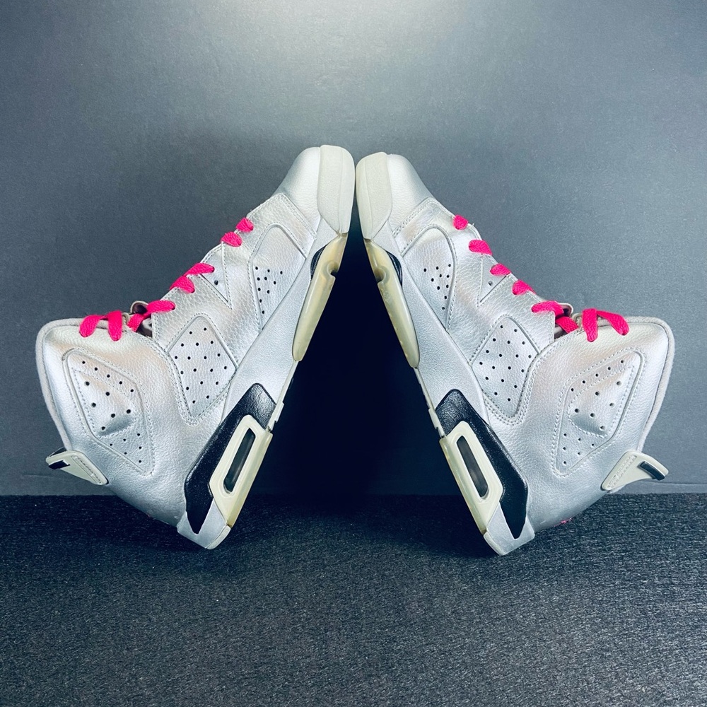 Jordan 6 ' Valentine's Day ' (GS) - Picture 4 of 10